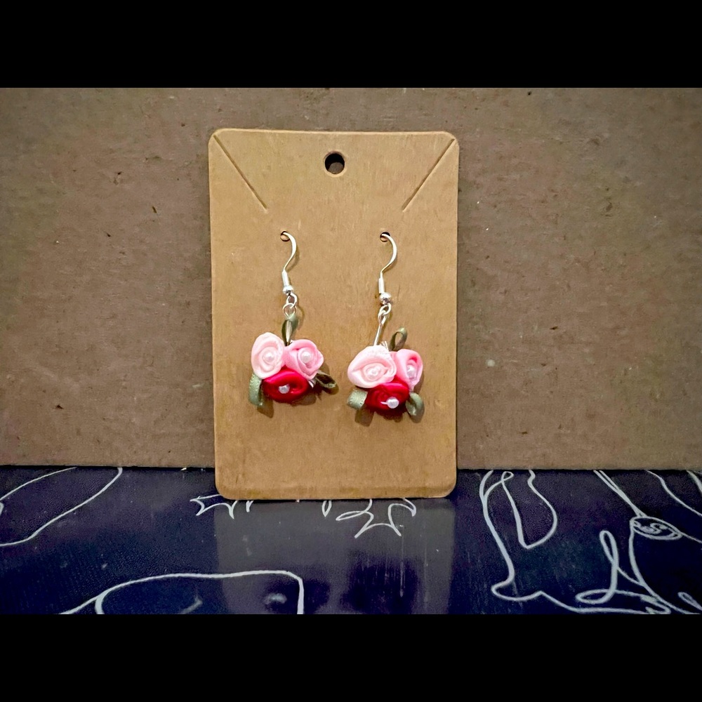 Gorgeous ribbon roses earrings